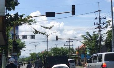 Photo of Lampu Merah Jalan Trunojoyo Pamekasan Mati