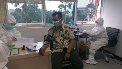 Photo of Gubernur Imbau Rumah Sakit dan Dinkes Segera Lakukan Tes Rapid Masal, Seribuan Warga Jatim Sudah Jalani Rapid Tes Corona