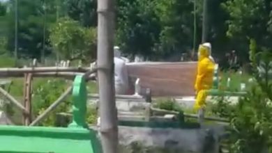 Photo of OTG Dimakamkan dengan Protokol Covid-19 di Desa Bandaran