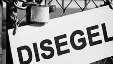 Photo of Tak Punya Izin, Satpol PP Segel Semua Tempat Karaoke