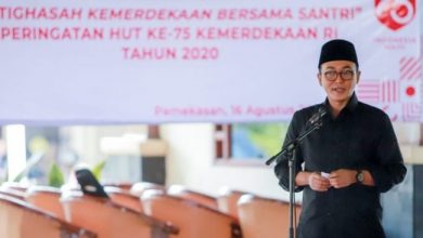 Photo of Bupati Badrut Ajak Santri Nurul Jadid Istighosah HUT RI Ke-75