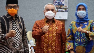 Photo of Hadiri Rapat Bersama DPR, Gubernur Isran Minta Pengangkatan Guru ASN tanpa Seleksi