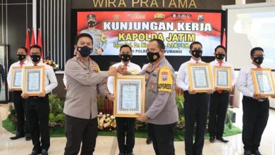 Photo of Ungkap Uang Palsu Rp 4 Triliun, Kapolres Banyuwangi dapat Penghargaan