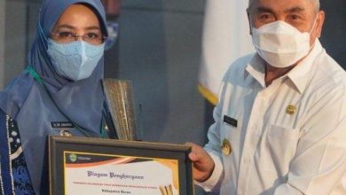 Photo of Berturut-turut dapat Penghargaan Pembangunan, Bupati Juniarsih Apresiasi OPD