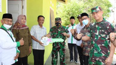 Photo of Kodim 0402/OKI bersama Baznas dan Dinas Sosial Resmikan Bedah Rumah di OKI