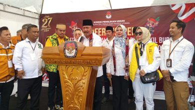 Photo of Andi Harahap-Donna Faroek Resmi Daftar ke KPU PPU
