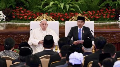 Photo of Presiden dan Paus Fransiskus Serukan Toleransi dan Perdamaian dalam Kunjungan Bersejarah di Indonesia