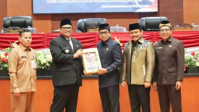 Photo of Pj Bupati Zainal Arifin Sampaikan Dua Sambutan Pada Sidang Paripurna DPRD PPU