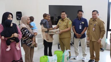 Photo of Upaya Penurunan Stunting, Bupati Mudyat Salurkan Bantuan Cadangan Pangan untuk 200 Balita Gizi Kurang