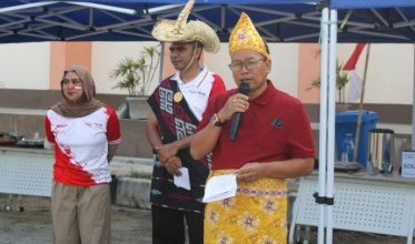 Photo of Sambut HUT RI ke-81, Disdikpora PPU Cairkan Sekat Birokrasi Lewat Lomba Tradisional
