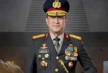 Photo of Baru 10 Hari Menjabat, Kapolri Jenderal Suyudi Kembali Mutasi 3 Kapolda dan Ratusan Perwira