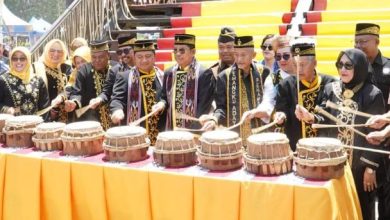 Photo of Geliat Pesta Adat Nondoi, Rumah Adat Paser Jadi Pusat Budaya dan Ekonomi Rakyat