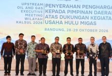 Photo of Bupati Mudyat Terima Penghargaan SKK Migas, Sinergi Daerah dan Industri Hulu Migas Diperkuat