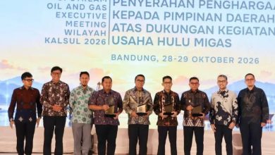 Photo of Bupati Mudyat Terima Penghargaan SKK Migas, Sinergi Daerah dan Industri Hulu Migas Diperkuat